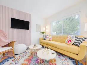 Couples Boho Bungalow close to Beach and Downtown - Image 2