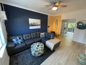 Bright & Fun 2BR w/ HugeYard&WiFi Near Beach & WPB - Image 2
