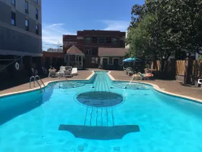 Music Row Retreat with Pool and Free Parking, Walk to Bars! - Image 4