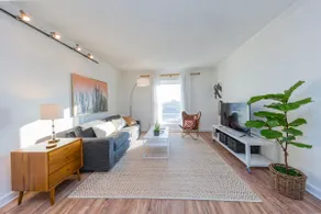 Music Row Retreat with Pool and Free Parking, Walk to Bars! - Image 2