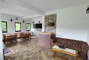 Cozy cottage with hydromassage tub - Image 2