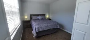 Very nice 1/1, full kitchen, W/D, New construction - Image 5