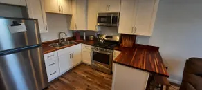 Very nice 1/1, full kitchen, W/D, New construction - Image 3