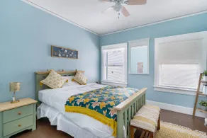 Best location Craftsman Home!3 parkings,walkable! - Image 3