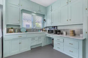 Best location Craftsman Home!3 parkings,walkable! - Image 4