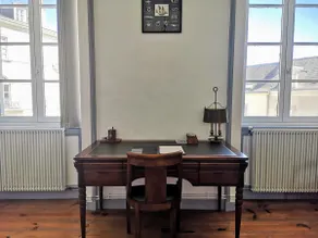 Great location - Large authentic apartment - Image 3