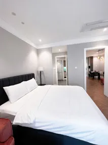 Modern, cozy beachfront APT with fresh decor - Image 4