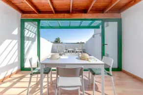 Fantastic apartment with terrace and ocean views - Image 2