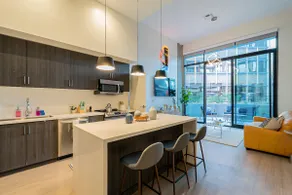 Modern Art Loft: Gem Show Haven Wow - Image 5