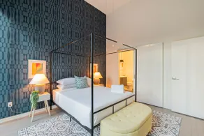 Modern Art Loft: Gem Show Haven Wow - Image 4