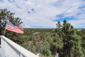 Utopia Retreat: A Spectacular Hilltop home. - Image 4