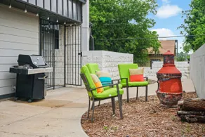 Luxury 2 Bedroom Condo, Midtown - Great Amenities with Pool! - Image 4