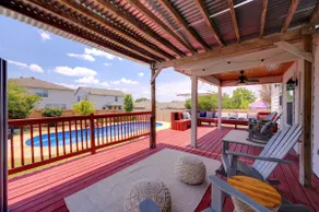 Luxury Family Getaway w Private Pool - Image 3