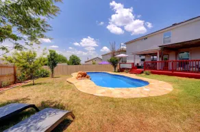 Luxury Family Getaway w Private Pool - Image 2