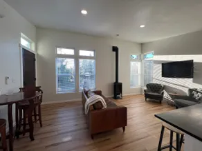 Sound Smith Guesthouse 2\2 - Park Setting - Image 4