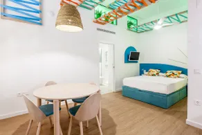 Seaside Serenity:Your Stylish Escape in Valencia.2 - Image 3