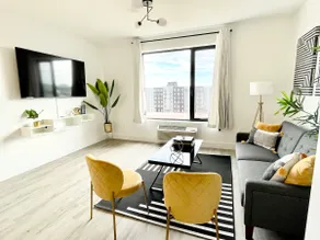King 1BR w/ Pool + Gym Near EWR & MetLife - Image 5
