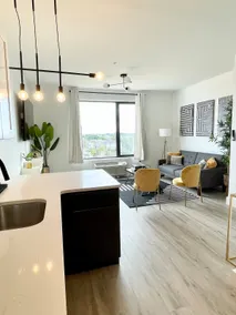 King 1BR w/ Pool + Gym Near EWR & MetLife - Image 2