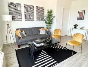 King 1BR w/ Pool + Gym Near EWR & MetLife - Image 4