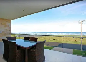 Luxury Seaside Getaway - Image 2