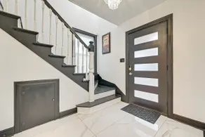 Beautiful New Renovation!! 3 bed 1.5 bath 7 guests - Image 2