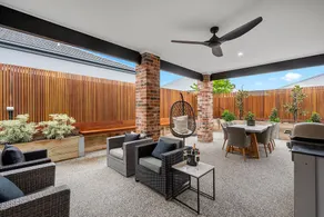 Large Home Point Lonsdale late checkout until Nov - Image 3