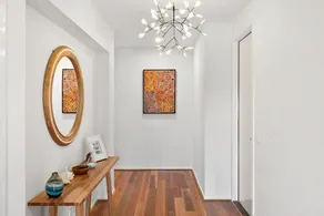 Large Home Point Lonsdale late checkout until Nov - Image 2