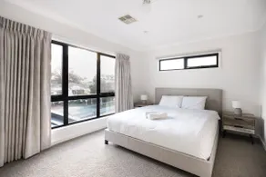 4 Bedroom (2 Master suite) townhouse in Doncaster - Image 2