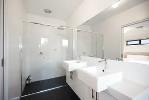 4 Bedroom (2 Master suite) townhouse in Doncaster - Image 4