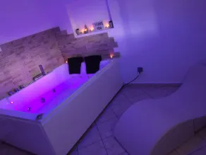 Spa house with private Jacuzzi and whirlpool bath overlooking the countryside - Image 3