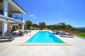 Villa MAGNIFICA with pool - Image 2