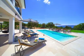 Villa MAGNIFICA with pool - Image 3