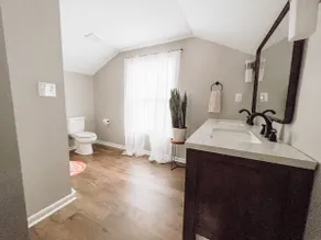 3 bed (2kings) 2.5 bath spacious remodeled home - Image 4