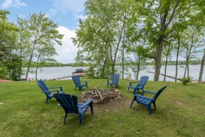 Lakefront Cottage with Hot Tub & Sauna - Image 4