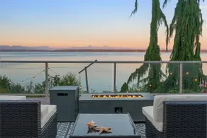 Views, Seclusion, Cozy Island Comfort - Image 4
