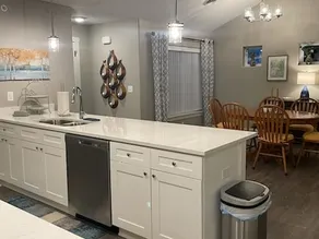 3 Bedroom Condo with a King bed in Bettendorf - Image 4