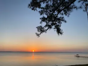 Panoramic Water View with 3 bedrooms in New Bern - Image 4