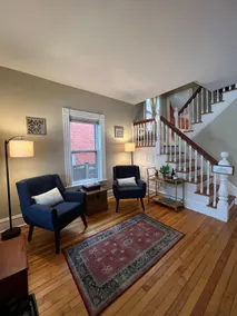 Gorgeous 4 bd - steps from Church St; Lake - Image 4