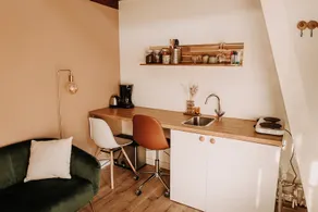 Luxury detached guesthouse - Image 4
