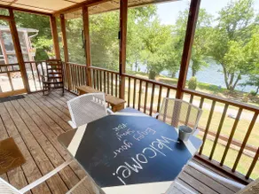 Riverside 2 Bdrms, 5 Beds, 2 Bath on White River - Image 5