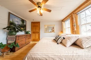 Cozy Downtown Cottage/HOT TUB/walk to everywhere - Image 5