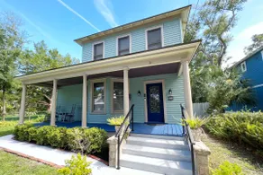 Victorian House Bed and Breakfast - Image 3