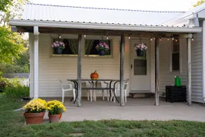 Fountain Bungalow - Quiet Retreat in Town! - Image 4