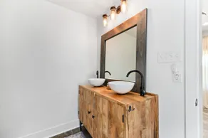 Historic Carriage House, 2 blocks to square - Image 5
