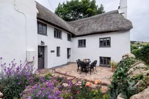 Cosy 17th century Grade II listed cottage ,Totnes - Image 3