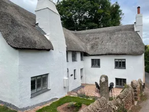 Cosy 17th century Grade II listed cottage ,Totnes - Image 2