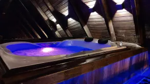 Hornero Chalet with Jacuzzi Facing the Canyons - Image 5