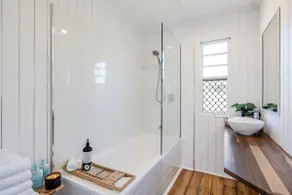 Cheerful, Cosy Cottage - Near Rose Garden! - Image 3