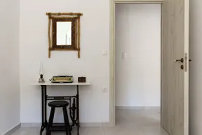 Laina Traditional Guest House - Image 4