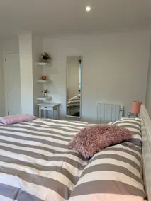 Sunny Corner - lovely 2 bedroom appt - Image 2